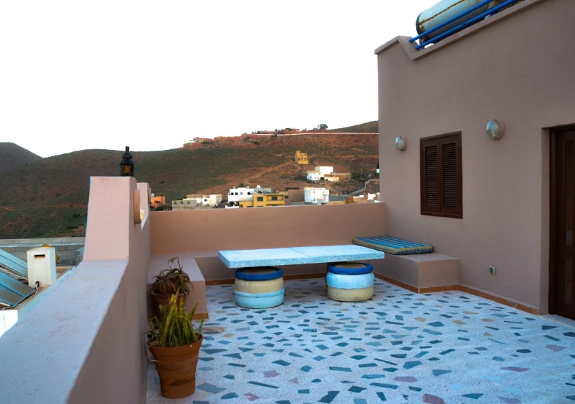 Mirleft surf guiding house